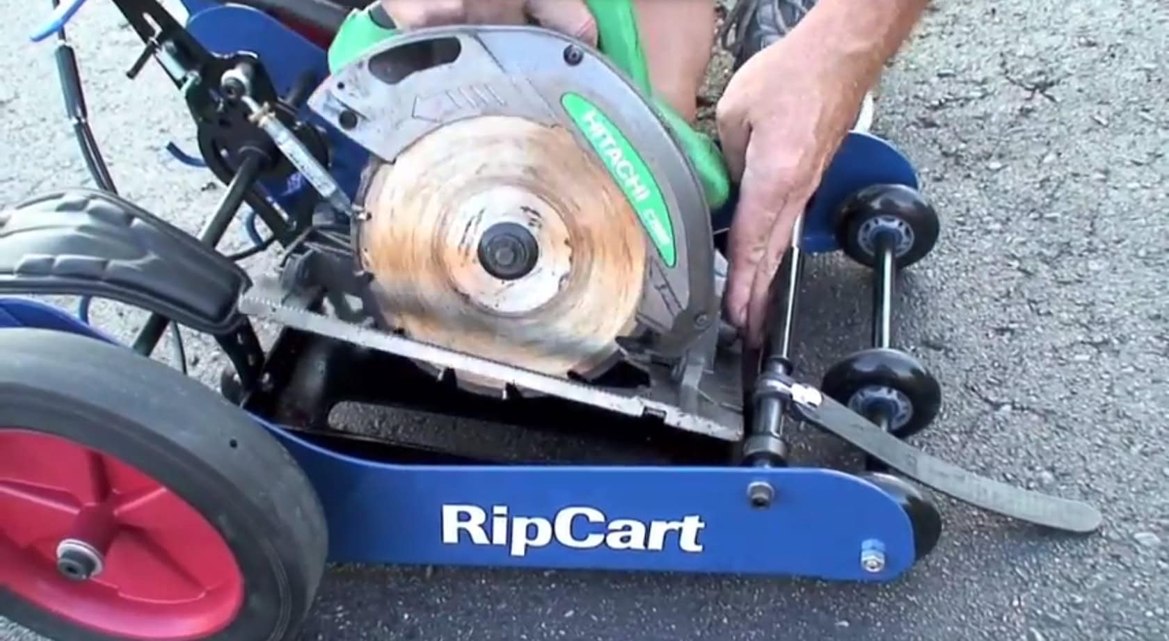 Inserting a circular saw into RipCart